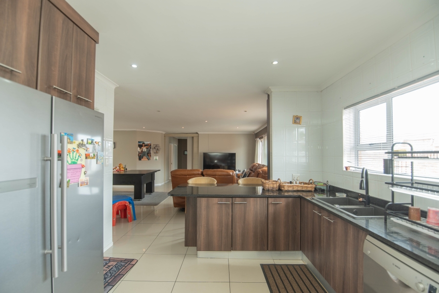 3 Bedroom Property for Sale in Summerstrand Eastern Cape